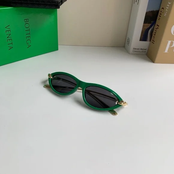🤎Bottega Veneta Green Gold Cat Eye Sunglasses - Picture 4 of 8